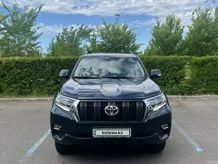 Toyota Land Cruiser Prado 2017 года за 19 300 000 тг. в Астана