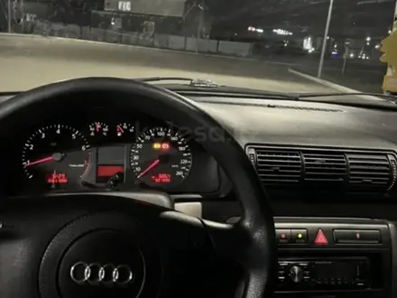 Audi A4 1999 года за 2 600 000 тг. в Актобе – фото 4