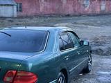 Mercedes-Benz E 320 1999 года за 3 100 000 тг. в Семей – фото 5