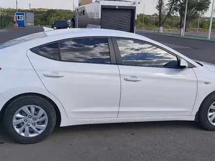 Hyundai Elantra 2019 года за 8 400 000 тг. в Караганда – фото 3