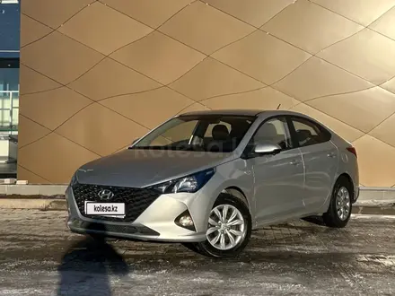 Hyundai Accent 2023 года за 8 590 000 тг. в Караганда