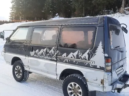 Mitsubishi Delica 1992 года за 1 200 000 тг. в Риддер – фото 2