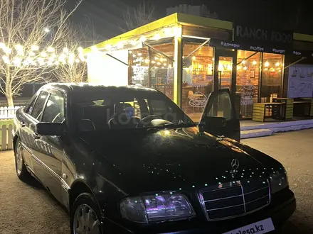 Mercedes-Benz C 220 1998 года за 2 300 000 тг. в Кокшетау