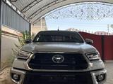 Toyota Hilux 2023 годаfor21 500 000 тг. в Актау – фото 2