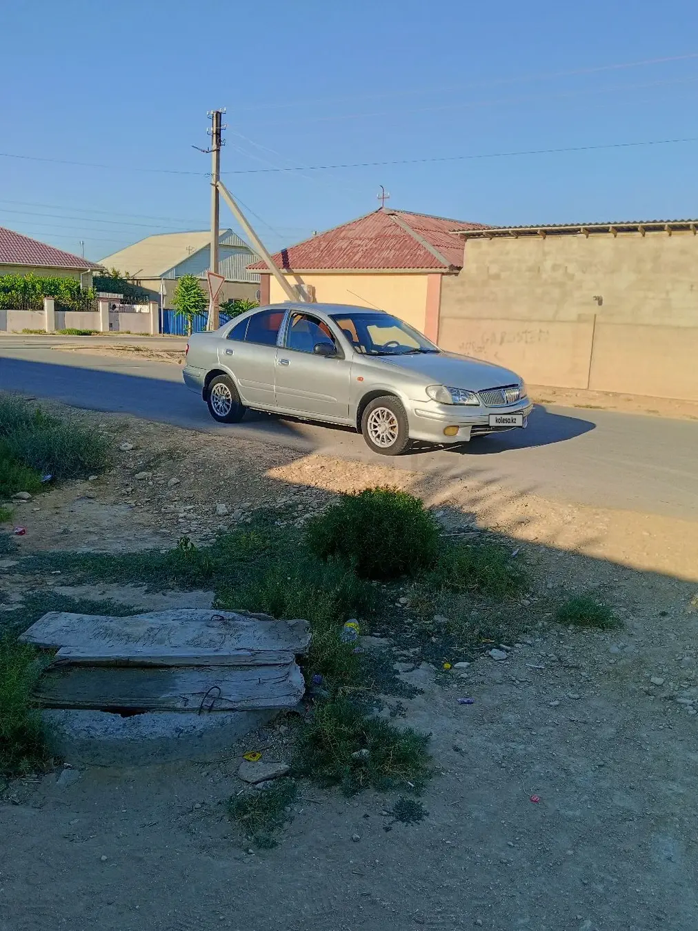 Nissan Sunny, 2002