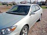 Toyota Camry 2004 года за 5 200 000 тг. в Мерке – фото 2