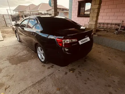 Toyota Camry 2013 года за 5 000 000 тг. в Кульсары – фото 4