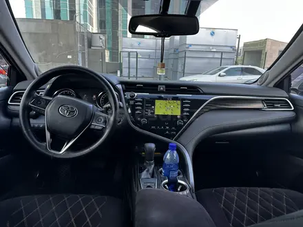 Toyota Camry 2018 года за 12 750 000 тг. в Астана – фото 20