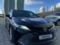 Toyota Camry 2018 года за 12 750 000 тг. в Астана – фото 2
