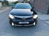 Toyota Camry 2017 года за 14 300 000 тг. в Тараз