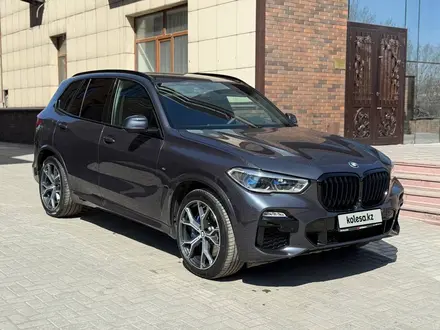 BMW X5 2019 года за 29 900 000 тг. в Астана