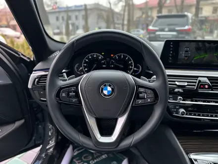 BMW 540 2017 года за 20 900 000 тг. в Алматы – фото 9
