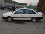 Volkswagen Passat 1991 годаfor900 000 тг. в Тараз