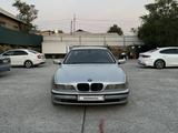 BMW 528 1999 года за 3 200 000 тг. в Шымкент – фото 2