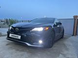 Toyota Camry 2021 года за 17 500 000 тг. в Атырау – фото 4