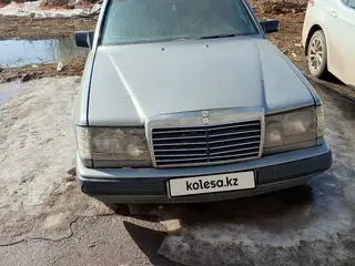Mercedes-Benz E 230