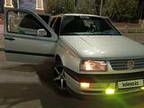 Volkswagen Vento 1993 года за 2 300 000 тг. в Тараз – фото 5