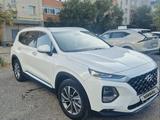 Hyundai Santa Fe 2019 года за 11 700 000 тг. в Актобе