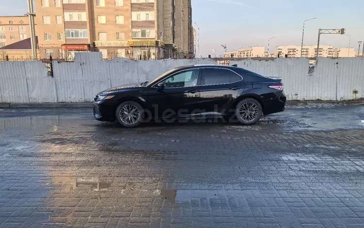 Toyota Camry 2020 года за 9 500 000 тг. в Актобе