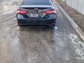 Toyota Camry 2020 года за 9 500 000 тг. в Актобе – фото 3