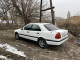 Mercedes-Benz C 180 1994 годаfor1 400 000 тг. в Тараз – фото 4