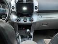 Toyota RAV4 2007 года за 6 700 000 тг. в Актобе – фото 2