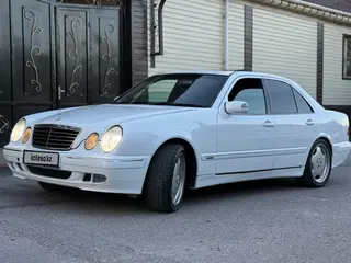 Mercedes-Benz E 320