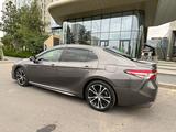 Toyota Camry 2019 года за 11 900 000 тг. в Астана – фото 5