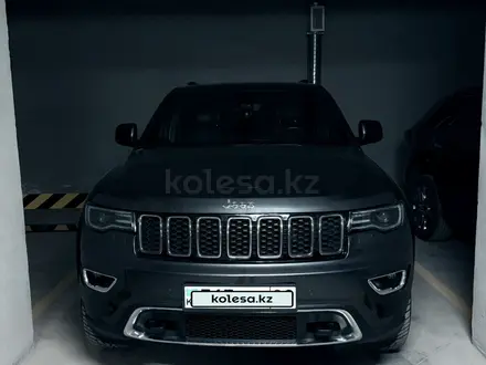 Jeep Grand Cherokee 2021 года за 21 000 000 тг. в Караганда