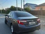 Toyota Camry 2014 года за 6 000 000 тг. в Атырау – фото 2