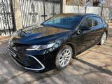 Toyota Camry 2021 года за 14 000 000 тг. в Алматы – фото 3