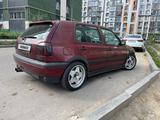 Volkswagen Golf 1994 года за 1 750 000 тг. в Алматы – фото 2