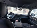 Land Rover Defender 2024 годаүшін60 000 000 тг. в Актау – фото 4