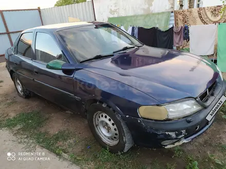 Opel Vectra 1997 года за 700 000 тг. в Актобе – фото 3