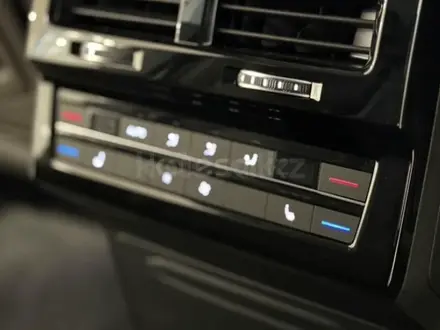 Volkswagen Touareg Business Atmosphere 2025 года за 38 990 000 тг. в Караганда – фото 17