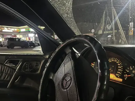 Mercedes-Benz E 280 1998 года за 2 800 000 тг. в Алматы – фото 4