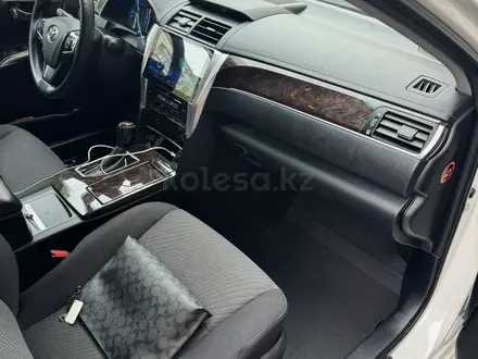 Toyota Camry 2016 года за 10 000 000 тг. в Семей – фото 11