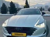 Hyundai Sonata 2022 года за 10 000 000 тг. в Байсерке – фото 2