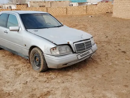 Mercedes-Benz C 180 1995 года за 350 000 тг. в Бейнеу – фото 7