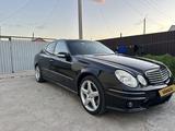 Mercedes-Benz E 320 2005 годаfor5 000 000 тг. в Атырау – фото 4