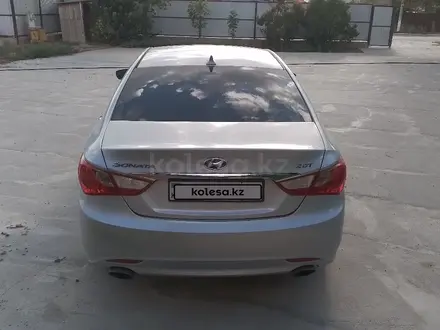 Hyundai Sonata 2011 года за 5 500 000 тг. в Кульсары – фото 2