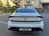 Hyundai Sonata 2022 годаүшін11 650 000 тг. в Алматы – фото 3