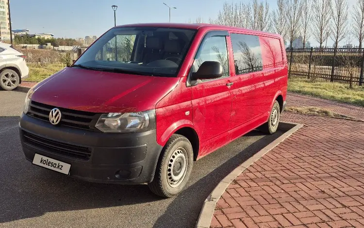 Volkswagen Transporter 2014 годаfor10 950 000 тг. в Астана