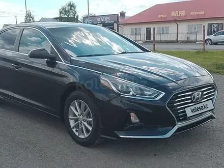 Hyundai Sonata 2018 года за 8 200 000 тг. в Уральск – фото 2