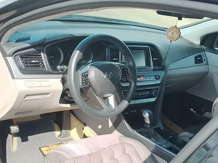 Hyundai Sonata 2018 года за 8 200 000 тг. в Уральск – фото 7