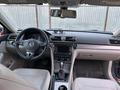 Volkswagen Passat 2014 года за 5 000 000 тг. в Атырау – фото 13