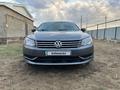 Volkswagen Passat 2014 года за 5 000 000 тг. в Атырау – фото 2