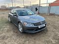 Volkswagen Passat 2014 года за 5 000 000 тг. в Атырау – фото 4