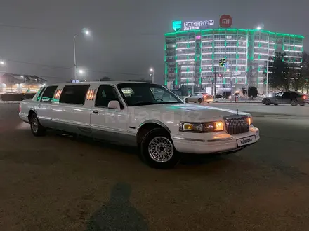 Lincoln Town Car 1997 года за 2 000 000 тг. в Актобе – фото 4