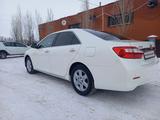 Toyota Camry 2014 года за 10 500 000 тг. в Актобе – фото 3